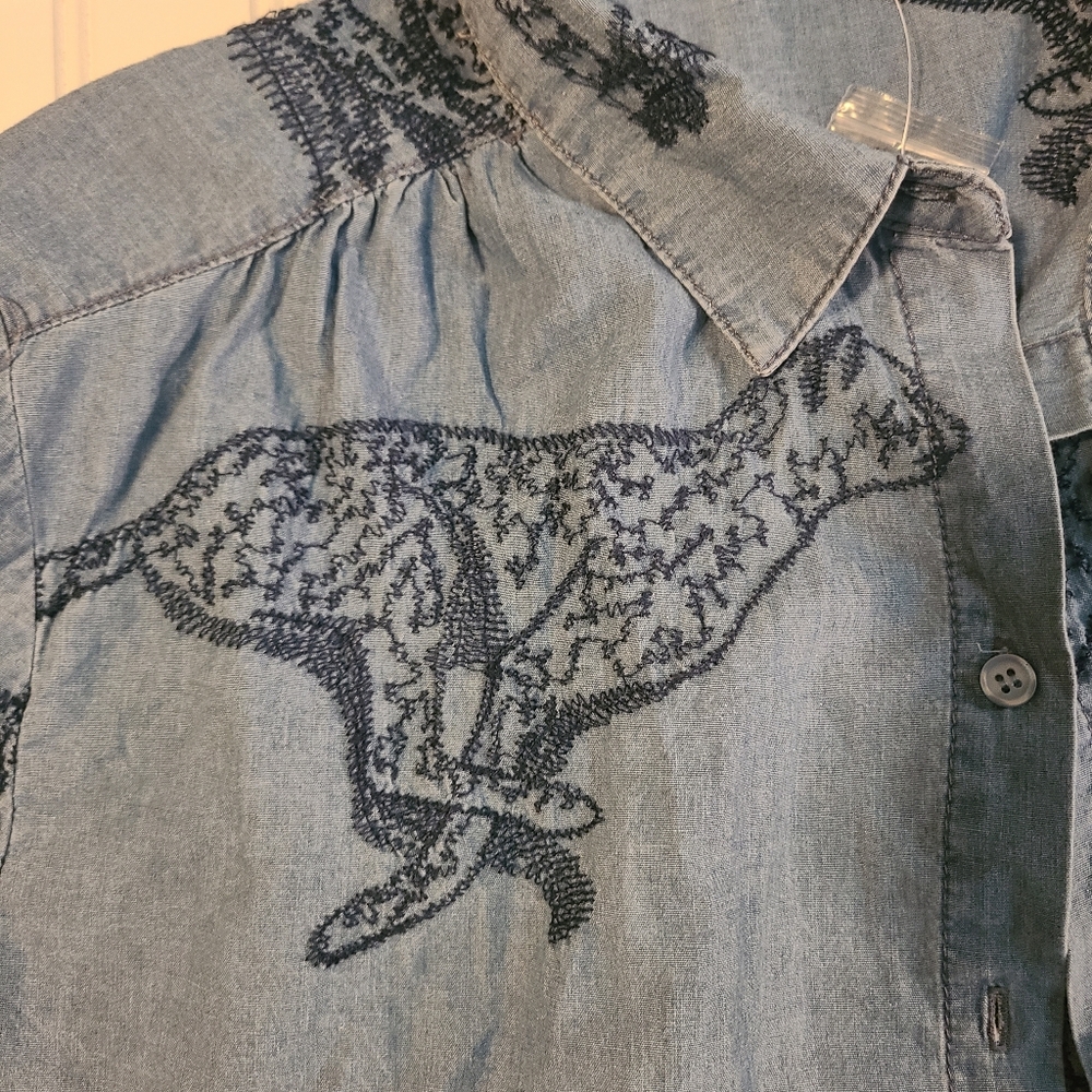 Embroidered Cheetah Chambray Button Down | 100% Cotton | Women’s L - Picture 8 of 12